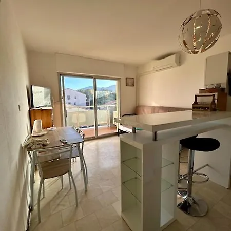 Studio Cabine Pour 4 Pers Avec Terrasse Sud Et Parking A 300m De La Plage - - Fr-1-388-219 * Argelès-sur-Mer